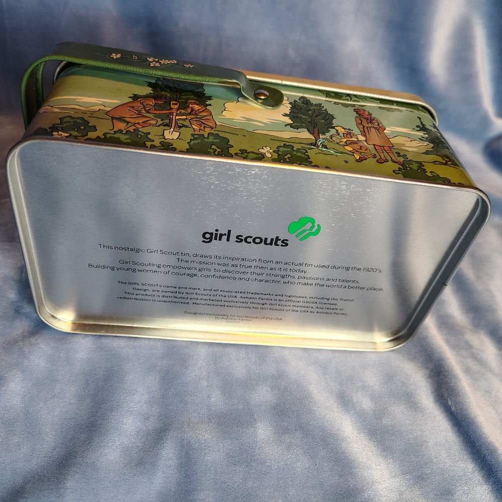 Nostalgic Remake 1920s Girl Scout Tin by Ashdon Farms & 1913 Full Color Handbook - Picture 9 of 12
